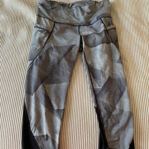 Athleta cropped leggings, size S